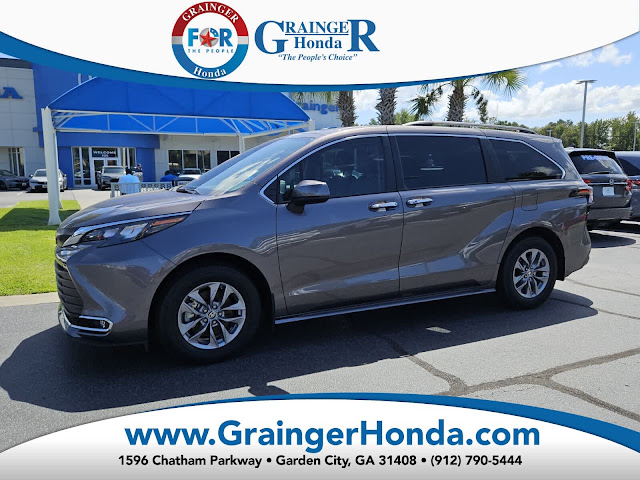 2024 Toyota Sienna XLE